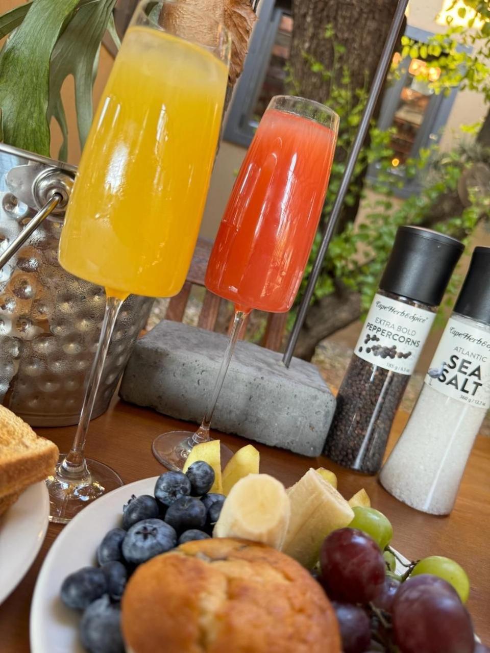 Manor Hills Guest Lodge Рустенбург Екстериор снимка