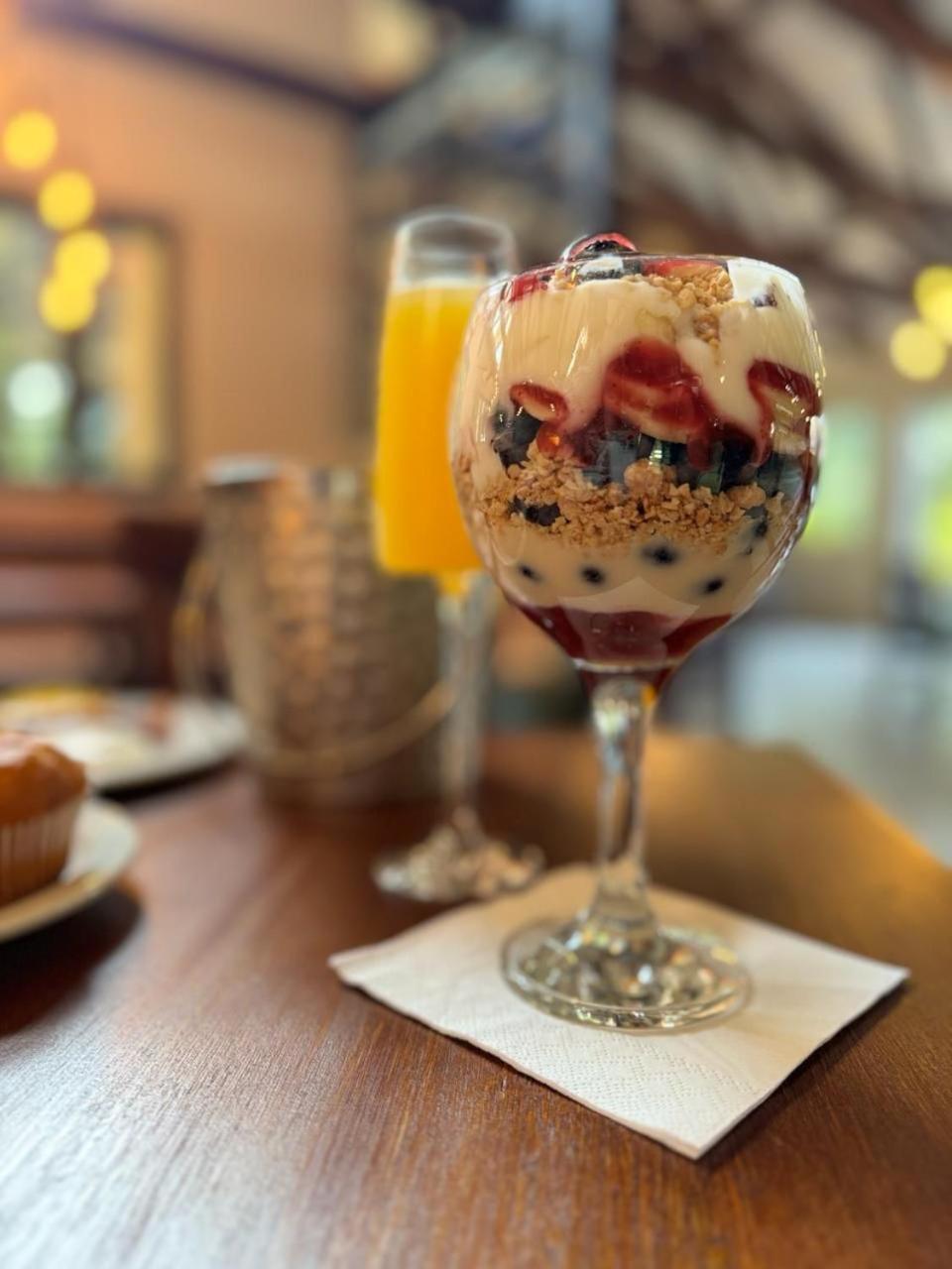 Manor Hills Guest Lodge Рустенбург Екстериор снимка