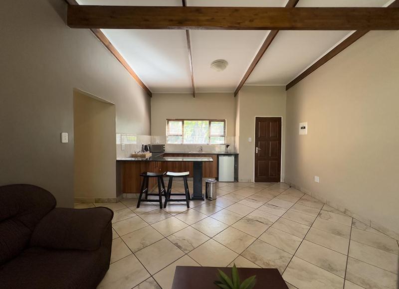 Manor Hills Guest Lodge Рустенбург Екстериор снимка